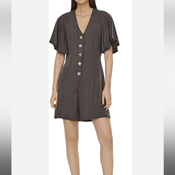 Vero Moda Flutter Sleeve V-Neck Romper - Picture 1 of 4